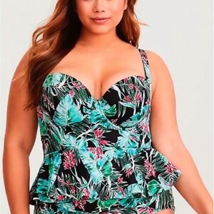 Torrid Womens Plus Size 3 Green Leaf Peplum Tankini Swim Top Underwire 22/24